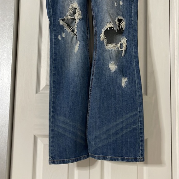 Straight leg blue women’s jeans Ripped knee wide leg blue Jeans size 31 no tags - Picture 10 of 11